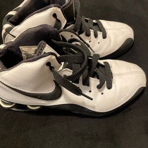 Nike Shox Flight Elite Size 9 White and Black Athletic Shoes